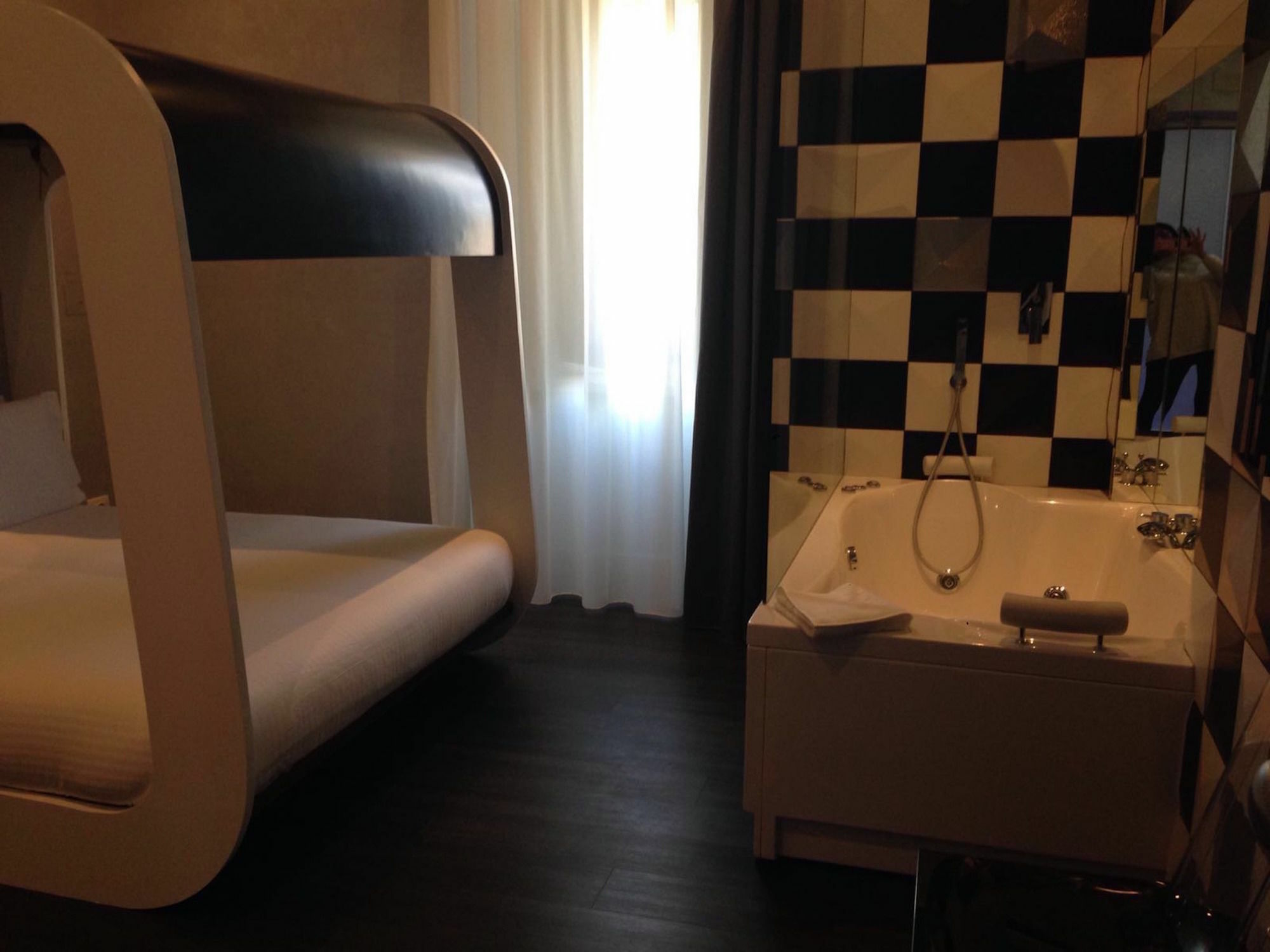 Irooms Station Gasthuis 4*